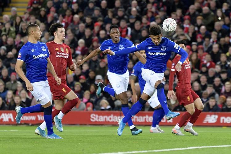 迪马：罗马引进埃切韦里和小火柴遇到阻碍，转会谈判陷入僵局