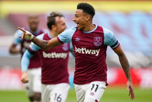 为什么棒球运动员在滑向本垒时首选头部滑垒而非脚部滑垒