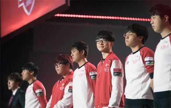 球迷们不妨 球迷们不妨